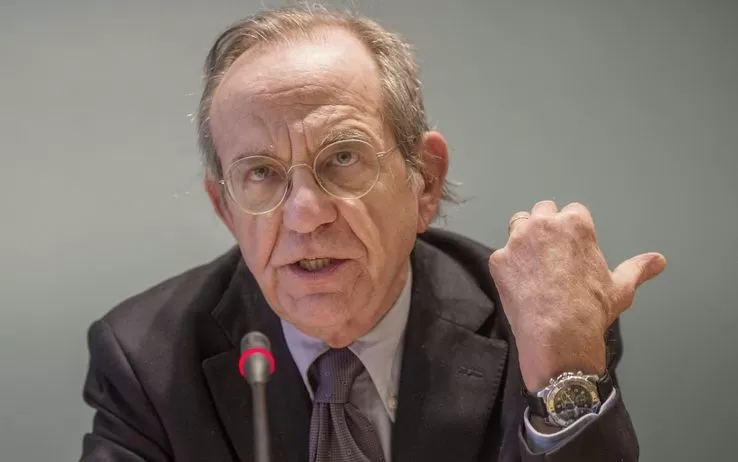 Padoan: la crescita frena, l’Italia accelera