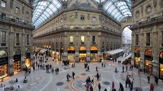 Chanel affitta a Milano locale in Galleria Vittorio Emanuele II