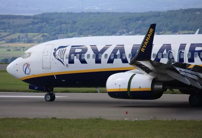 Assunzioni Italia 2017: posti di lavoro aerei Ryanair piloti ed equipaggio, le info