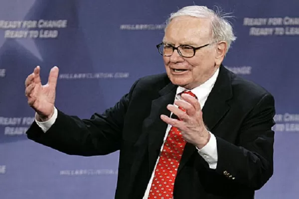 Warren Buffett scommette su Apple, Berkshire Hathaway raddoppia la propria quota