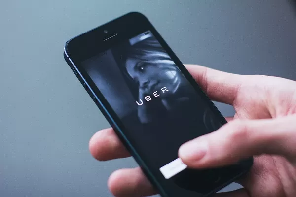 App Uber Black bloccata dal Tribunale di Roma, ricorso cautelare tassisti accolto