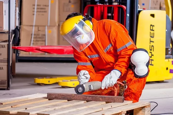 Offerte di lavoro: fabbri e saldatori cercasi, sono difficili da trovare