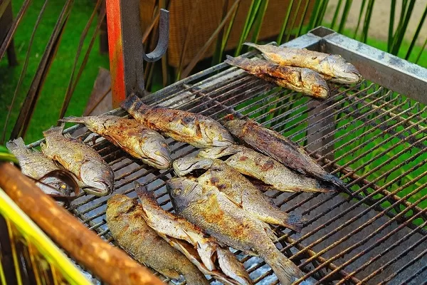 Pesce fresco a tavola: grigliata batte frittura, ecco come cambiano le abitudini