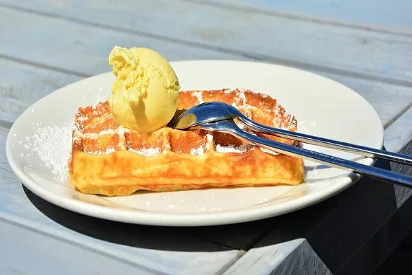 Gelato alla vaniglia introvabile con ciclone che si abbatte sul Madagascar