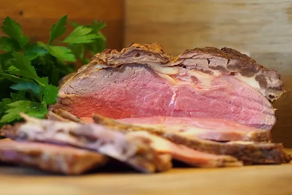 Carne scarseggia sulle tavole degli italiani, arriva bistecca green per rilancio consumi