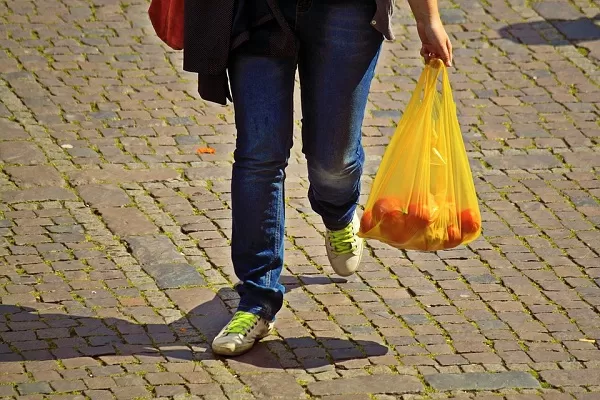 Fare la spesa, prodotti alimentari equo solidali per quattro italiani su dieci