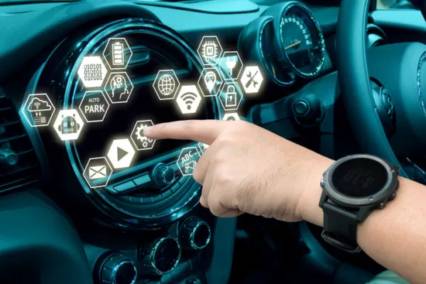 Auto e tecnologia: come risparmiare grazie a internet